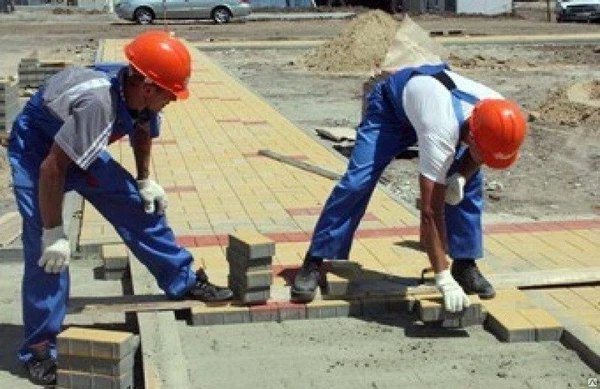 Фото Укладка тротуарной плитки