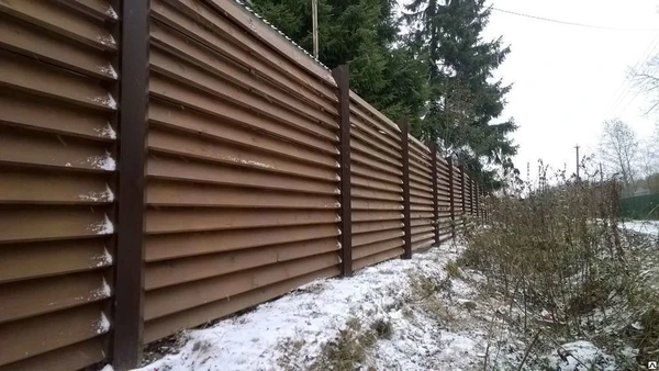 Фото Деревянный забор-жалюзи для дачи