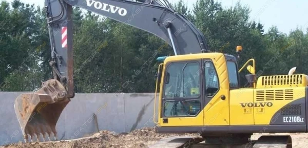 Фото Аренда гусеничного экскаватора Volvo EC210B LC, Санкт-Петербург