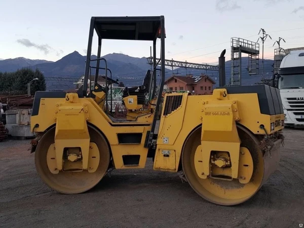 Фото Аренда асфальтового катка Bomag BW-144 8 тонн с оператором