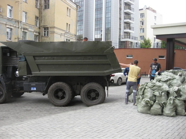 Фото Вывоз строительного мусора на свалку