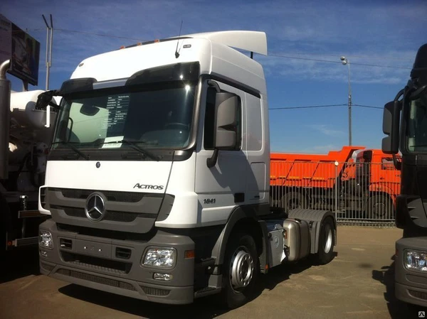 Фото Тягач Mercedes-Benz Actros 1841LS