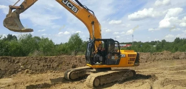 Фото Аренда гусеничного экскаватора JCB JS 205, Москва