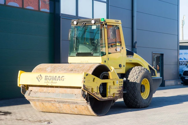 Фото Аренда катка Bomag BW 213 D-40