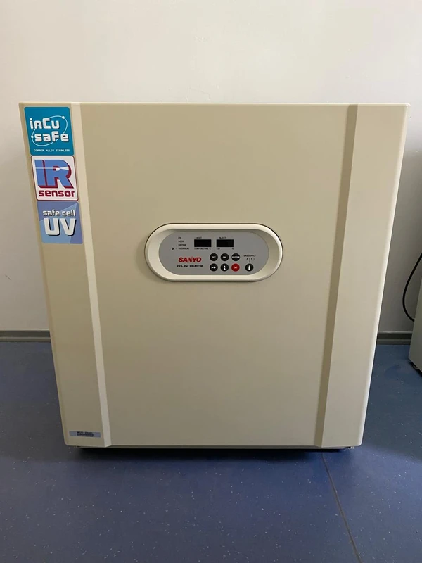 Фото Углекислотный CO2 инкубатор SANYO MCO-20AIC