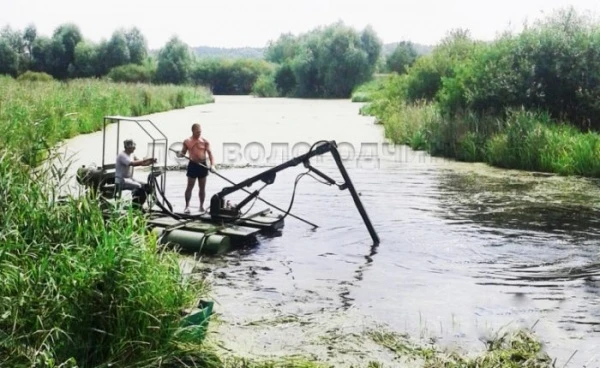 Фото Земснаряд для очистки водоёмов в Вологде