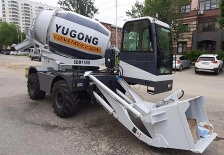 Фото Самозагружающий автобетоносмеситель YUGONG SDM1500