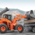 фото Фронтальный погрузчик DOOSAN DL 550