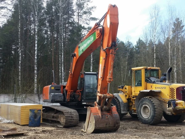 Фото Экскаватор гусеничный HITACHI ZX280LC-3