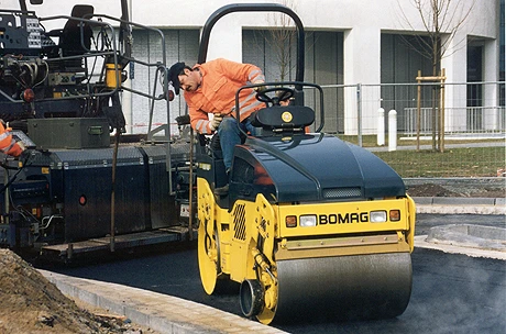 Фото Аренда асфальтового катка 3 тонны Bomag BW 100 AD-4, Услуги асфальтового катка 3 тонны Bomag BW 100 AD-4