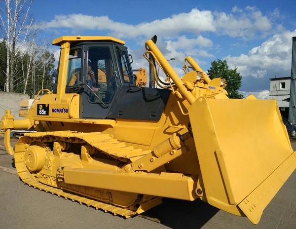 Фото Аренда бульдозера Komatsu D65E-12