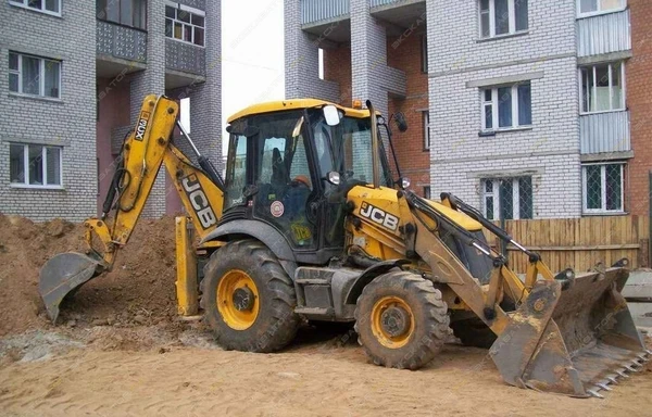 Фото Аренда экскаватора-погрузчика JCB 3CX, Москва