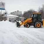 фото Уборка снега трактором экскаватором погрузчиком в Электроизоляторе, услуги аренды