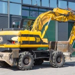 фото Аренда колёсного экскаватора JCB JS 130W