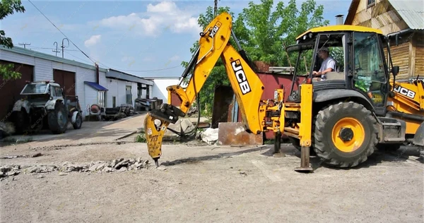 Фото Аренда экскаватора-погрузчика JCB 3CX, Тюмень