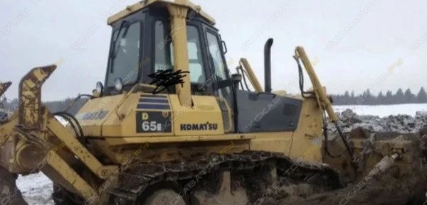 Фото Аренда бульдозера Komatsu D63E-12, Москва