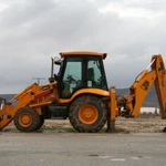 фото Нанять экскаватор-погрузчик JCB