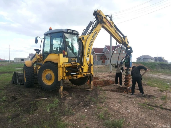 Фото Услуги экскаватора-погрузчика JCB 4CX