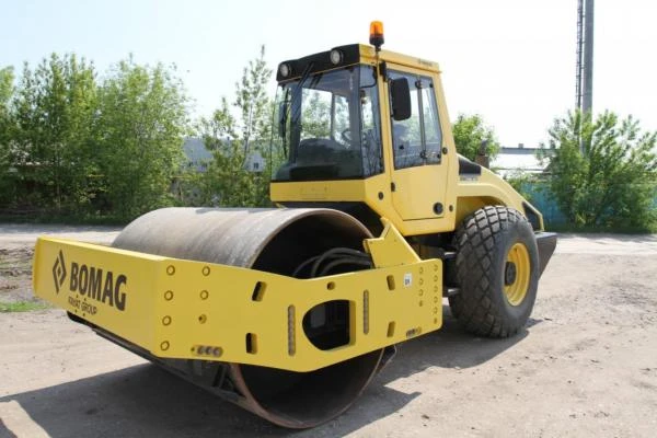 Фото Аренда катка Bomag BW 216 D-4