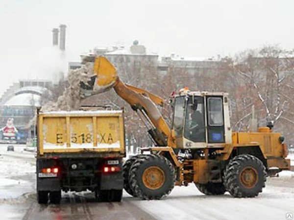 Фото Вывоз снега для перевозки