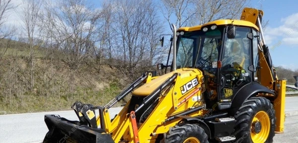 Фото Аренда экскаватора-погрузчика JCB 3CX, Москва