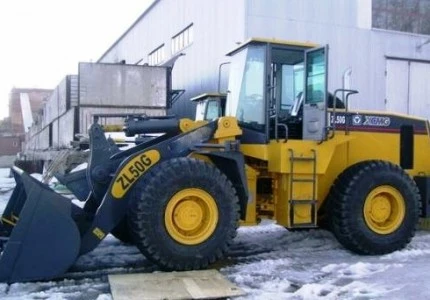 Фото Вызвать фронтальный погрузчик BUHLER Farm King 2295