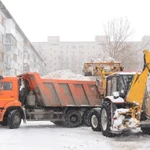 фото Вывоз снега самосвалами