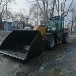 Фото №2 Телескопический погрузчик YUGONG TR730 4WD