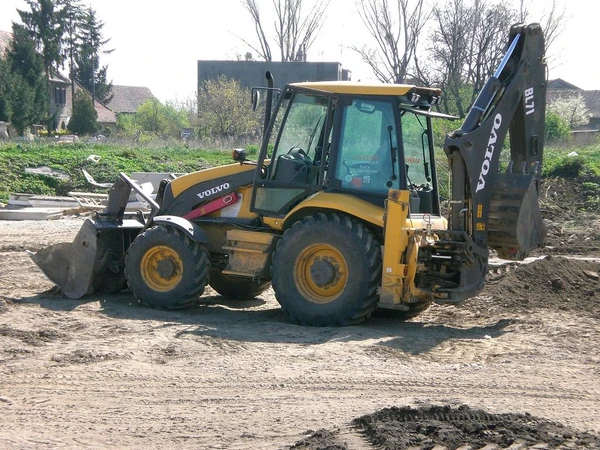 Фото Аренда экскаватора-погрузчика Volvo BL 71, Услуги экскаватора-погрузчика Volvo BL 71