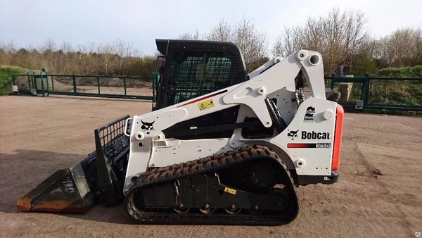 Фото Аренда гусеничного мини погрузчика Bobcat T650