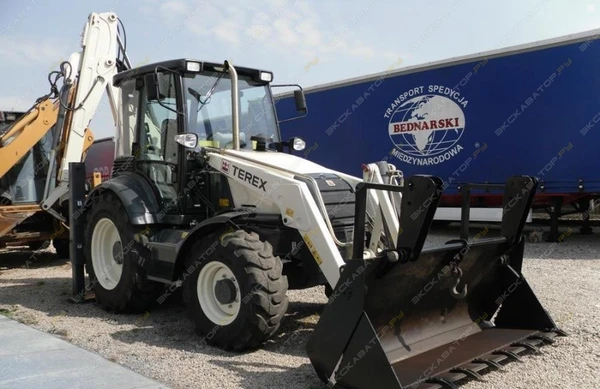 Фото Аренда экскаватора-погрузчика Terex 860, Киров