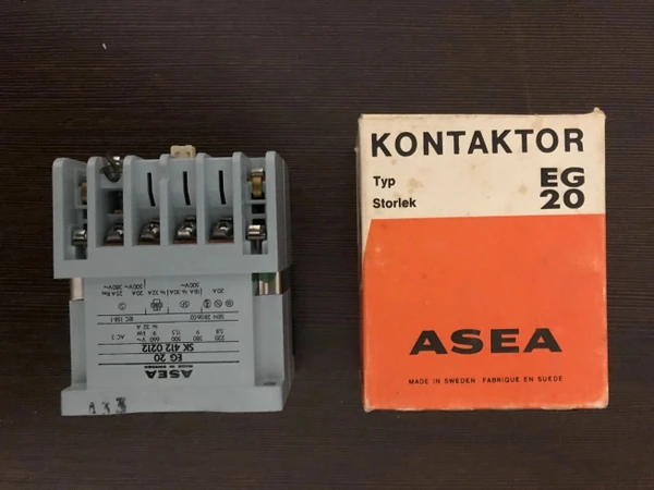 Фото Контактор ASEA CONTACTOR KONTAKTOR EG20 SK4120212 110в 50Гц 32А