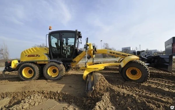 Фото Аренда автогрейдрера NEW holland F156.7