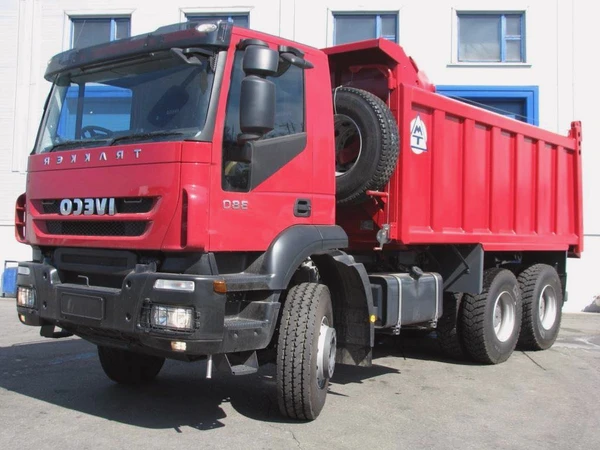 Фото IVECO Trakker