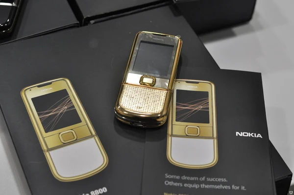 Фото Nokia 8600 карбон телефон